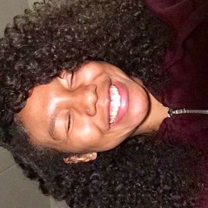 Meet your Posher, Courtney